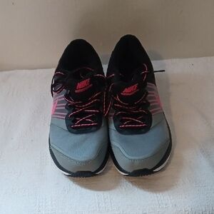 Nike Women's Dual Fusion X Size 8.5